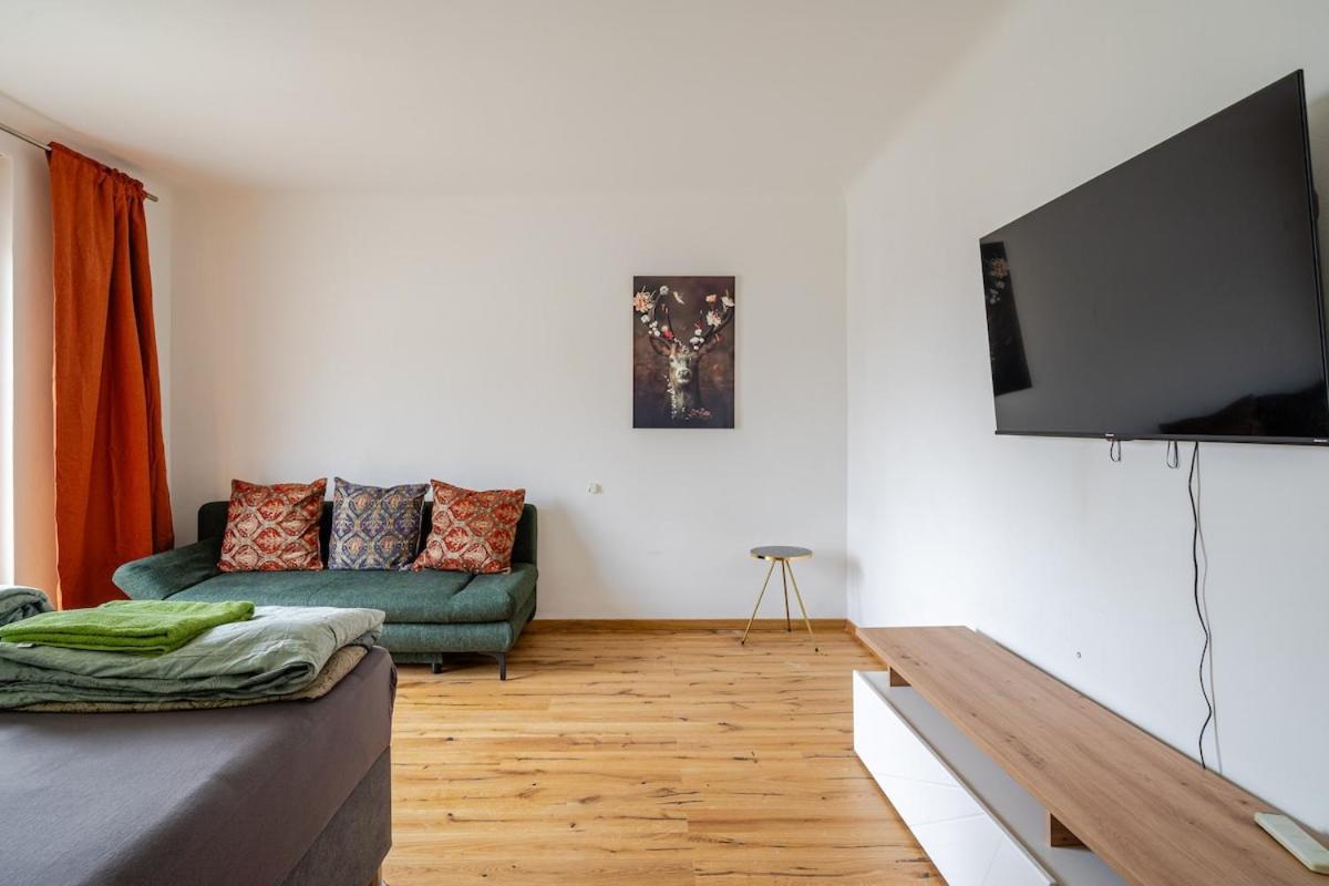 10 Minutes To City Centre And Next To Wien Hbf And Easy From Airport Exterior foto